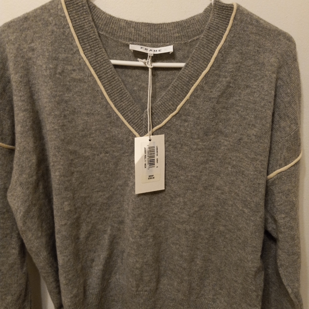 Frame,woman's sweater..N.W.T  Size small..